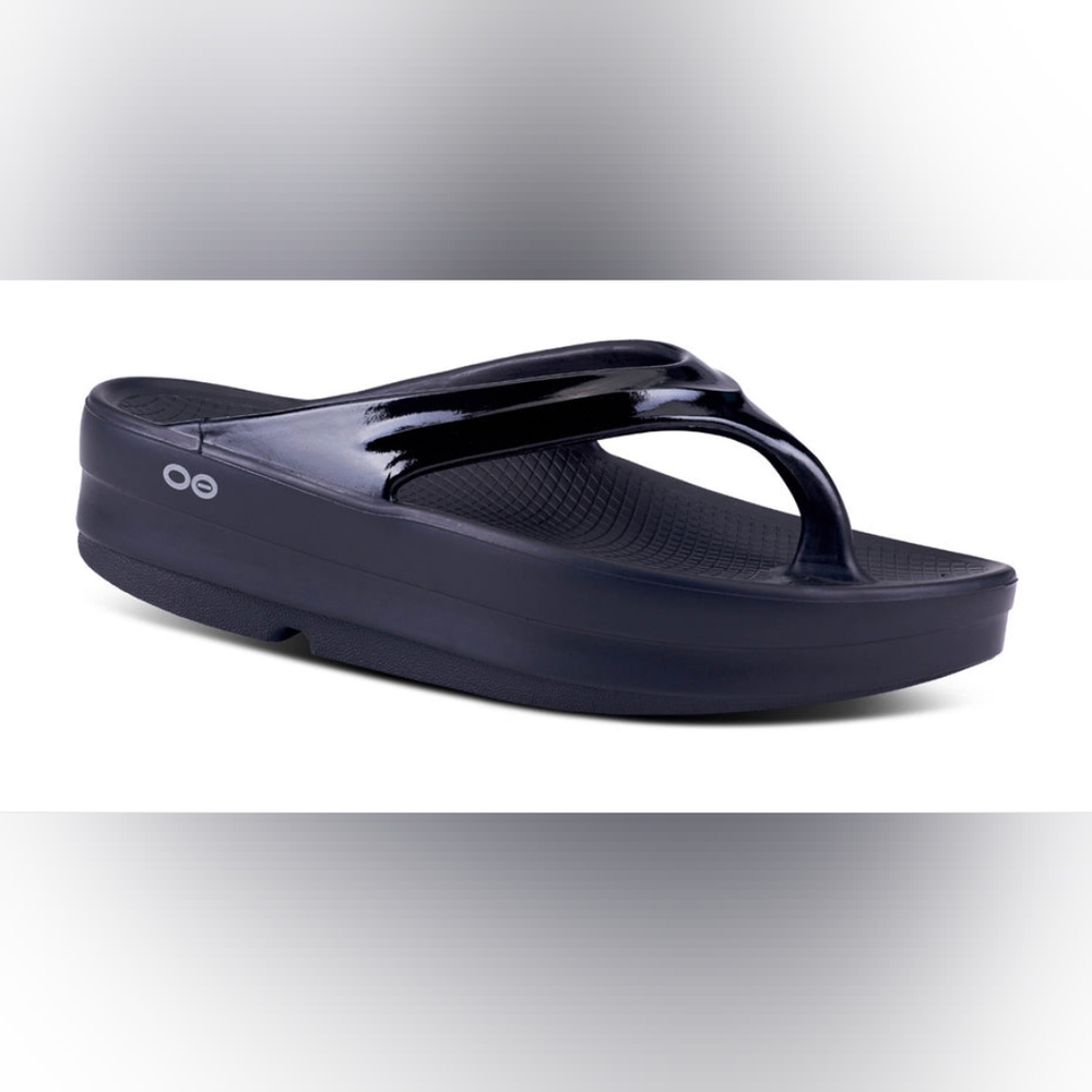 NWOT OOFOS Women's OOLALA OOMEGA LUXE SANDAL Size:8 Color Black